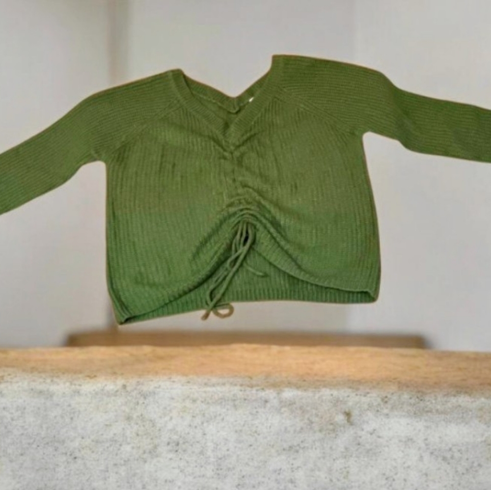 Army green sweater EUC